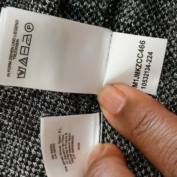 Kasper| Black and Silver Shimmering Houndstooth Cardigan Acrylic Blend - Picture 12 of 13